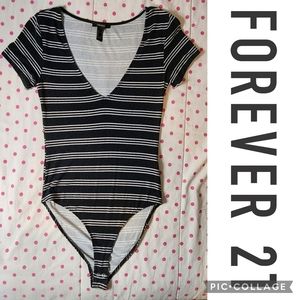 ❌️SOLD❌️ Forever 21 M Black & White Stripe V-Neck Bodysuit